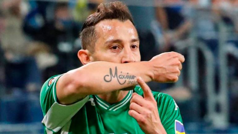 Andrés Guardado en festejo con el Betis