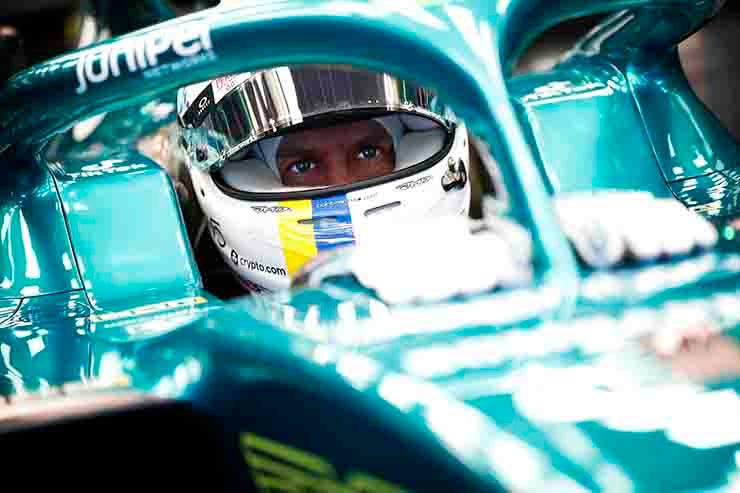 Vettel, a bordo del AMR22