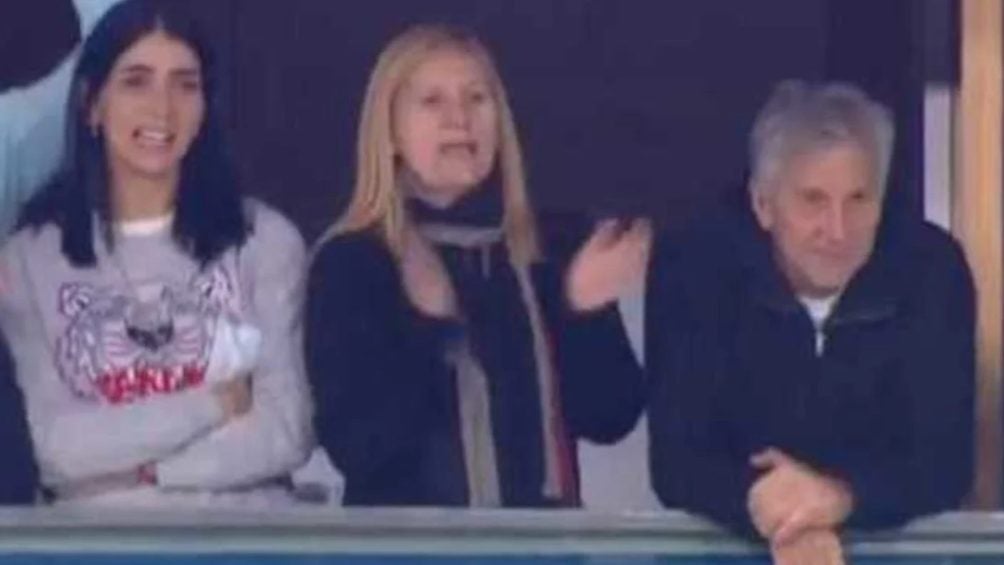 Celia estuvo en el estadio con su esposo Jorge Messi