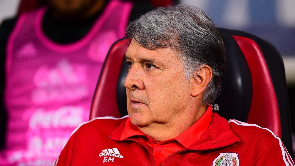 Gerardo Martino durante un partido con México