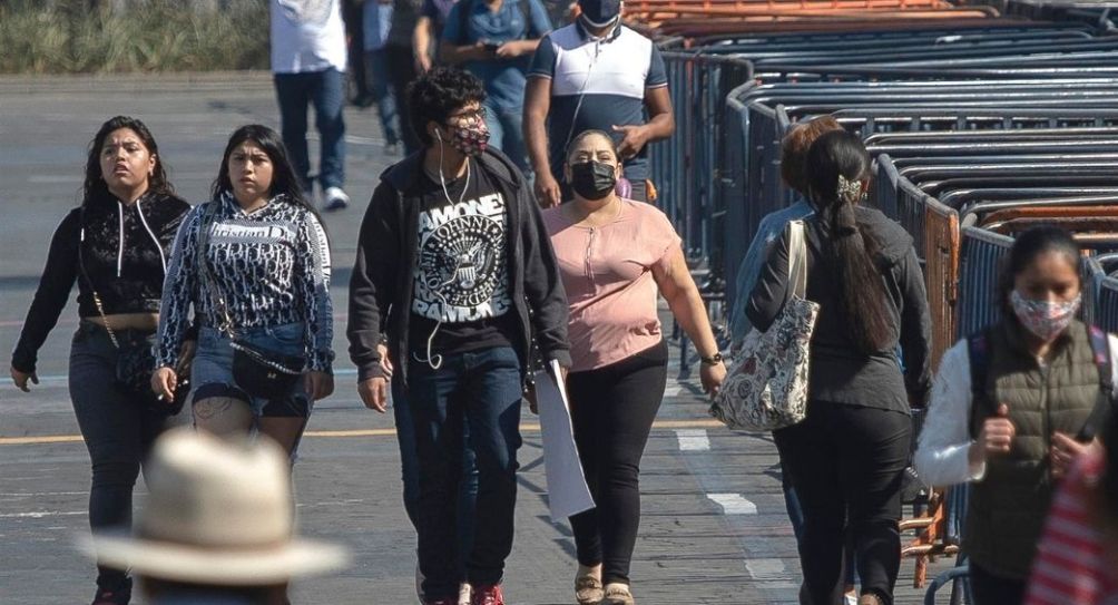 Personas caminando por el Centro Histórico