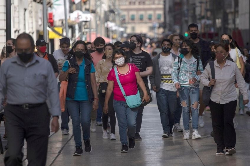 Personas caminando por el Centro Histórico