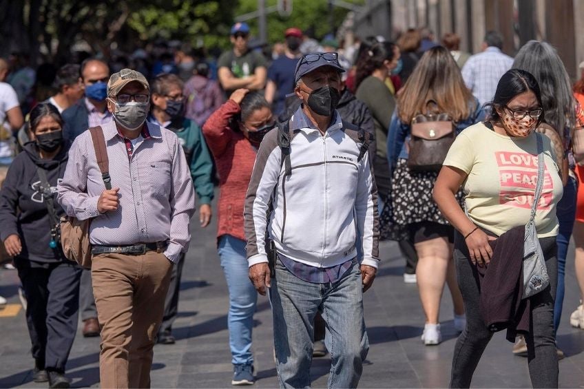 Personas caminando por el Centro Histórico