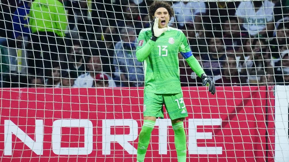 Guillermo Ochoa durante el juego ante Estados Unidos