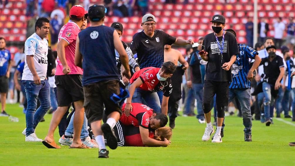 Trifulca en el Estadio Corregidora entre aficionados de Querétaro y Atlas