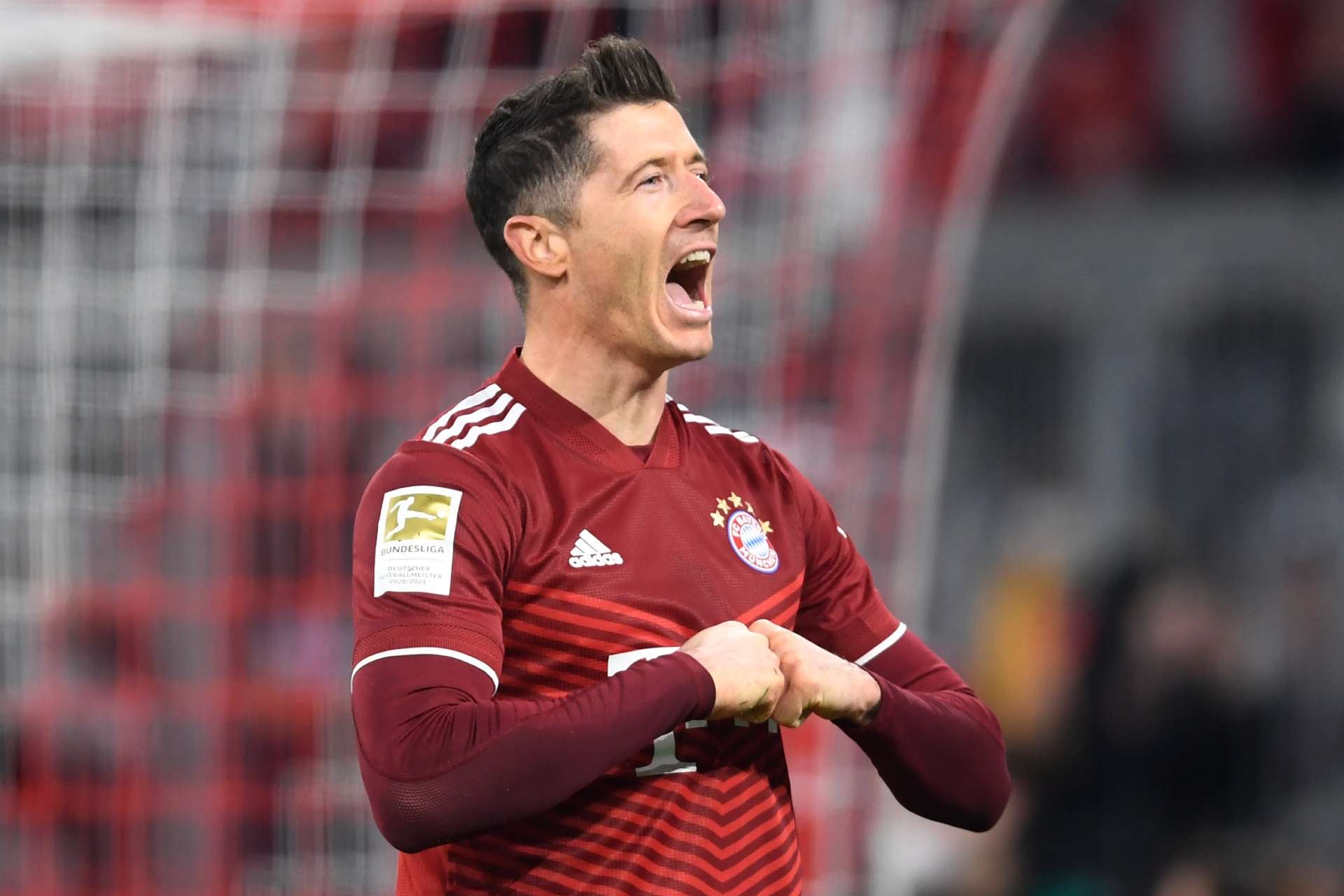 Robert Lewandowski festejando gol con el Bayern Munich