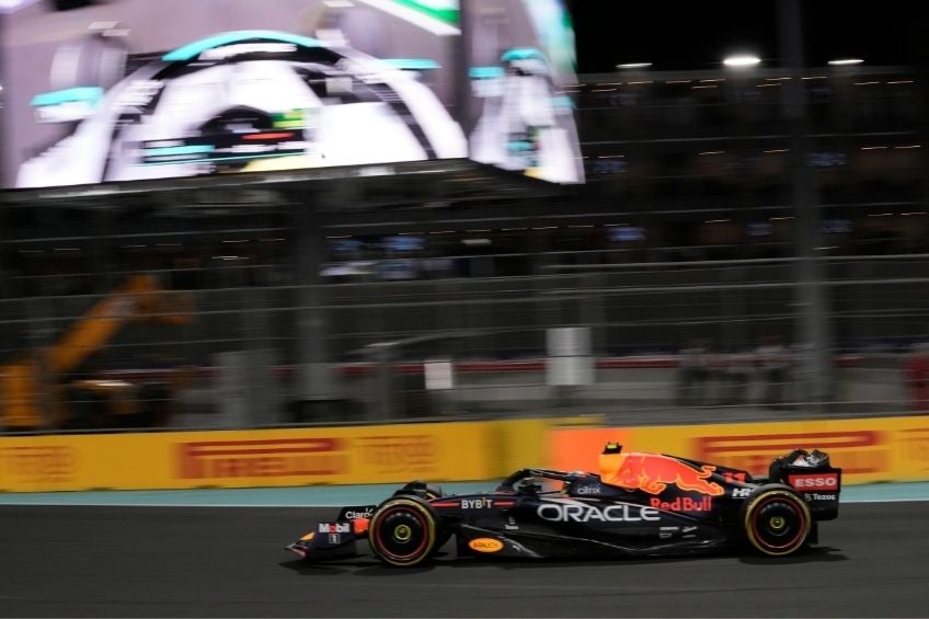 Checo Pérez durante el Gran Premio de Arabia Saudita