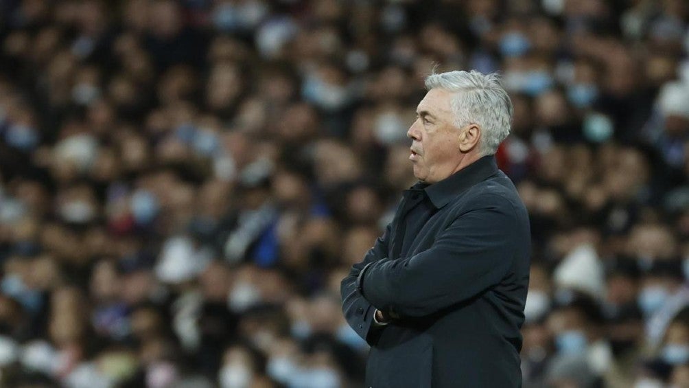 Carlo Ancelotti durante un partido con el Real Madrid