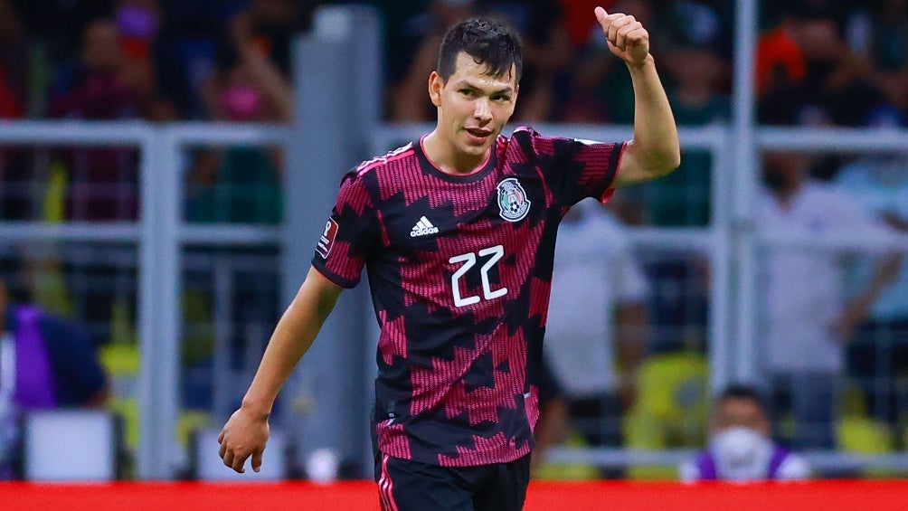 Hirving Lozano en un juego con México en el Azteca 