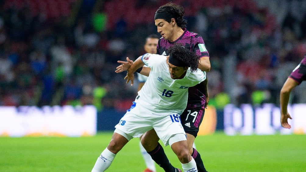 Erick Gutiérrez en el partido vs El Salvador 