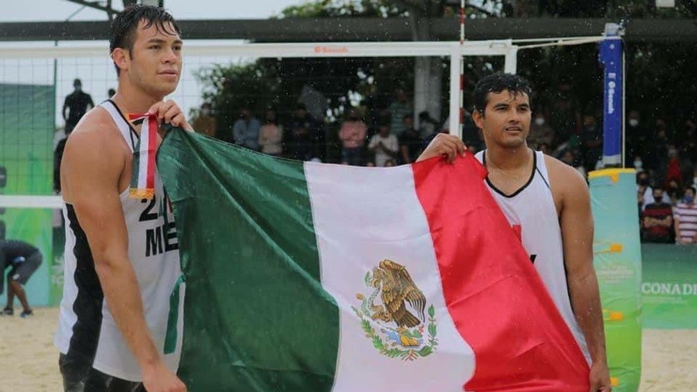 Gaxiola y Rubio durante la Copa Continental de Playa NORCECA