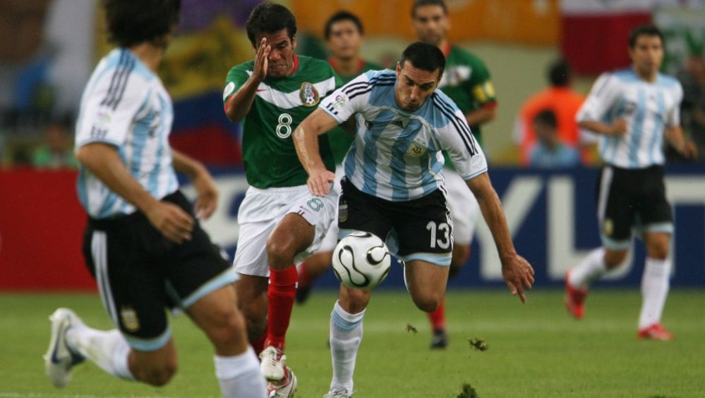 Lionel Scaloni en acción ante México en Alemania 2006