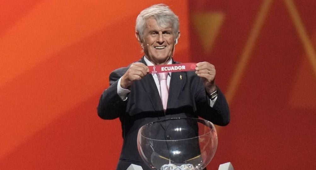 Bora Milutinovic en el sorteo del Mundial