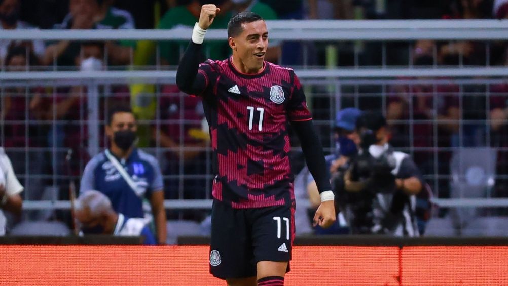 Funes Mori tras anotar gol a favor de la Selección Mexicana