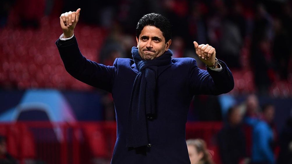 Nasser Al-Khelaifi presenciando partido del París Saint-Germain