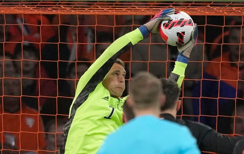 Manuel Neuer en un partido con la Selección Alemana