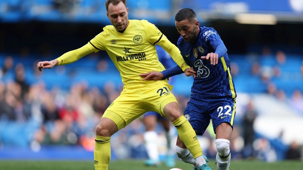 Christian Eriksen en acción vs Chelsea