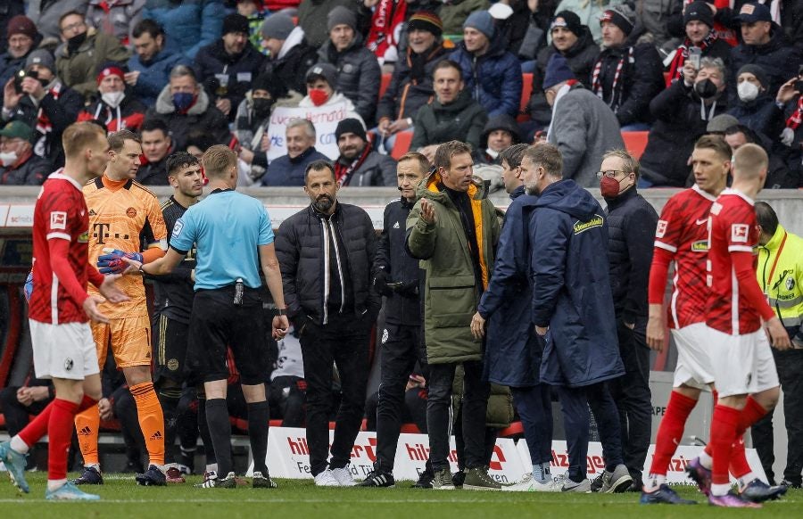 Polémica en la cancha por exceso de jugadores del Bayern