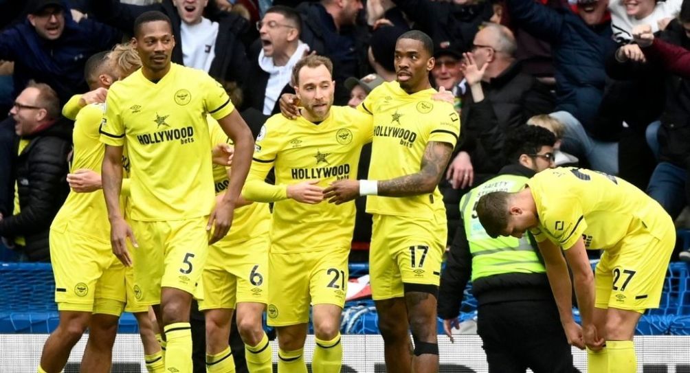 Jugadores del Brentford festejando un gol