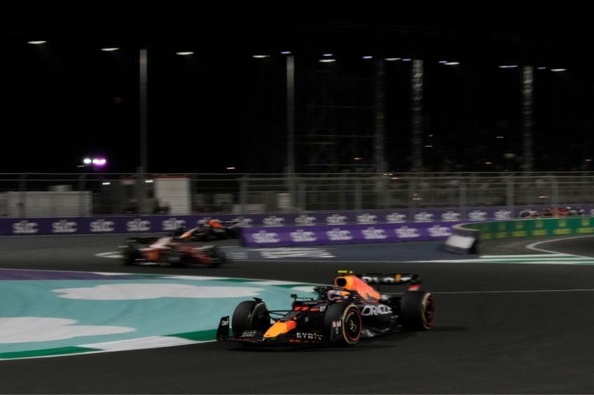 Checo Pérez durante el Gran Premio de Arabia Saudita