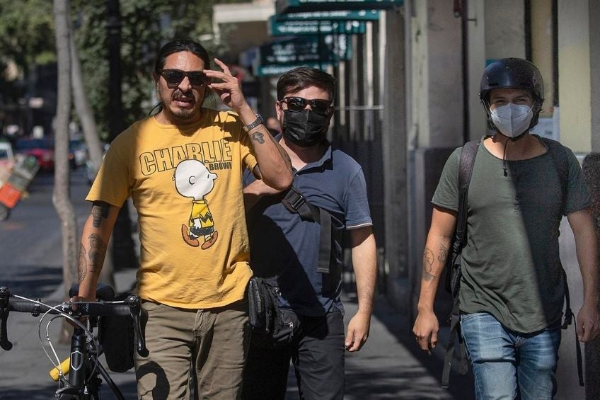 Personas caminando por el Centro Histórico