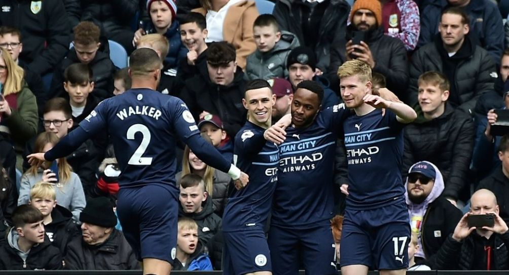 Jugadores del Manchester City festejando un gol