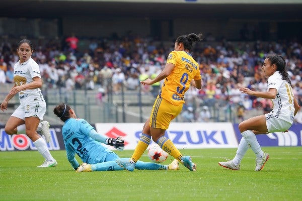 Pumas vs Tigres Femenil en el Estadio Olímpico Universitario