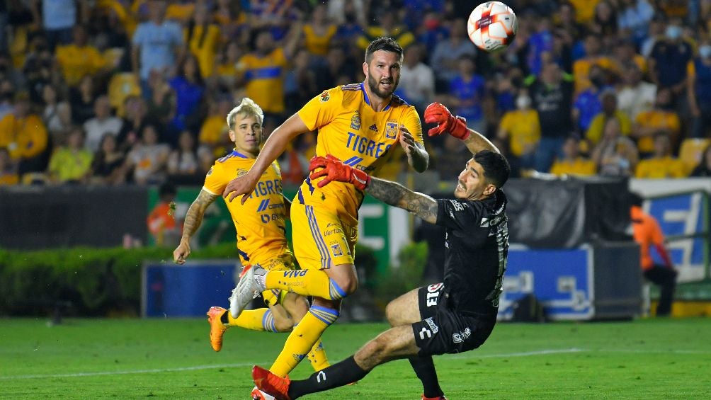 Una imagen de la 'picadita' de Gignac sobre Alcalá