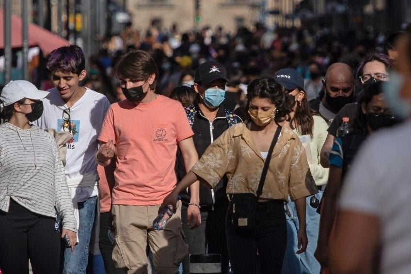 Personas caminando por el Centro Histórico