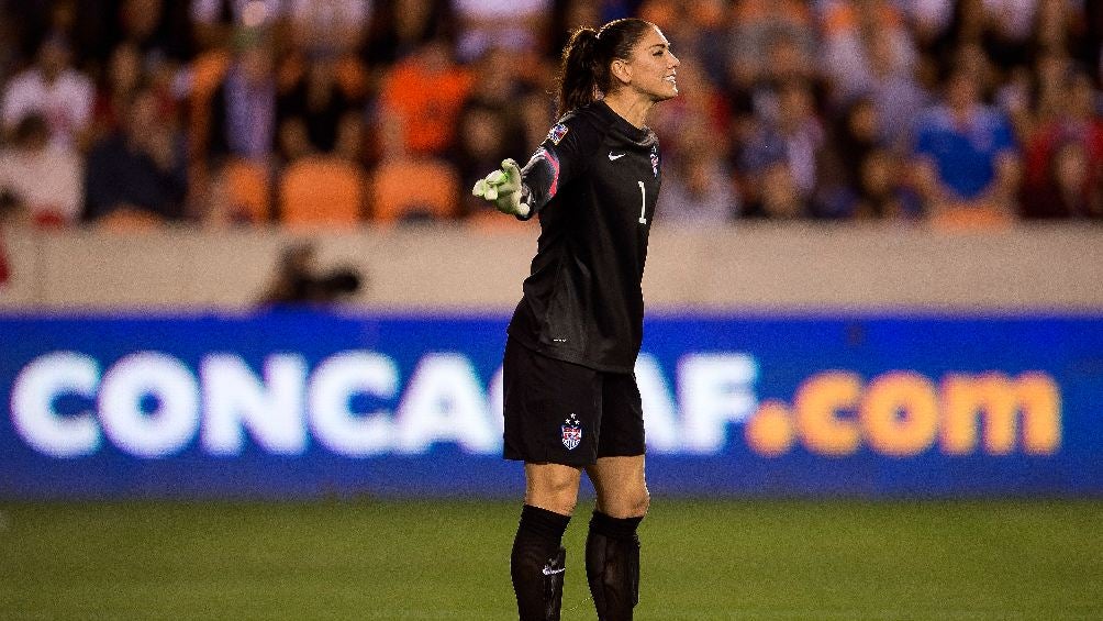 Hope Solo jugando partido con la Selección de Estados Unidos