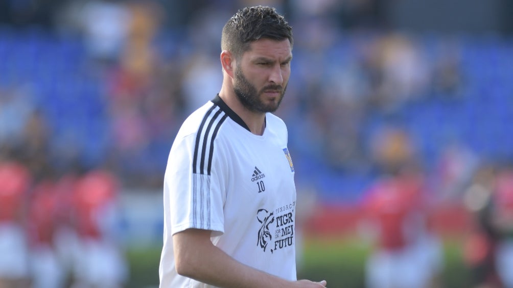 Gignac en calentamiento con Tigres