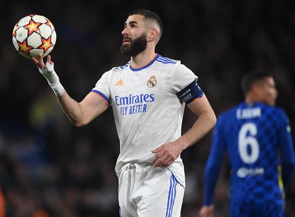 Karim Benzema durante juego ante Chelsea