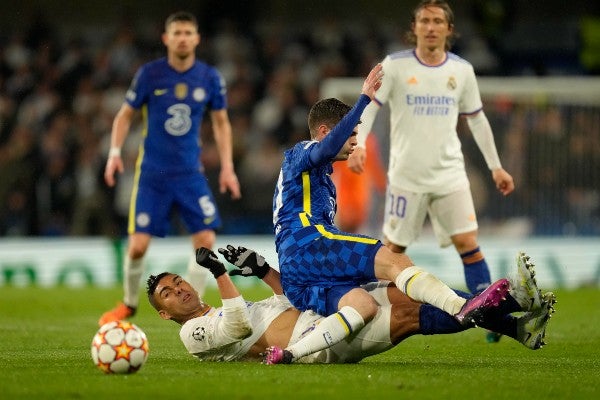 Chelsea en acción ante Real Madrid en la Ida de Cuartos de Final de la Champions League