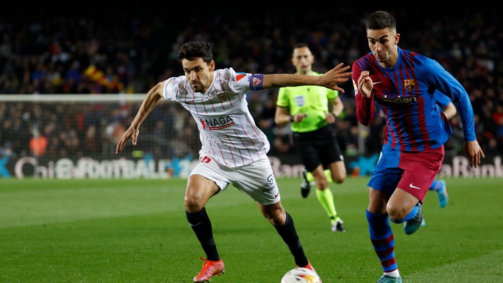 Ferran Torres durante un partido con Barcelona