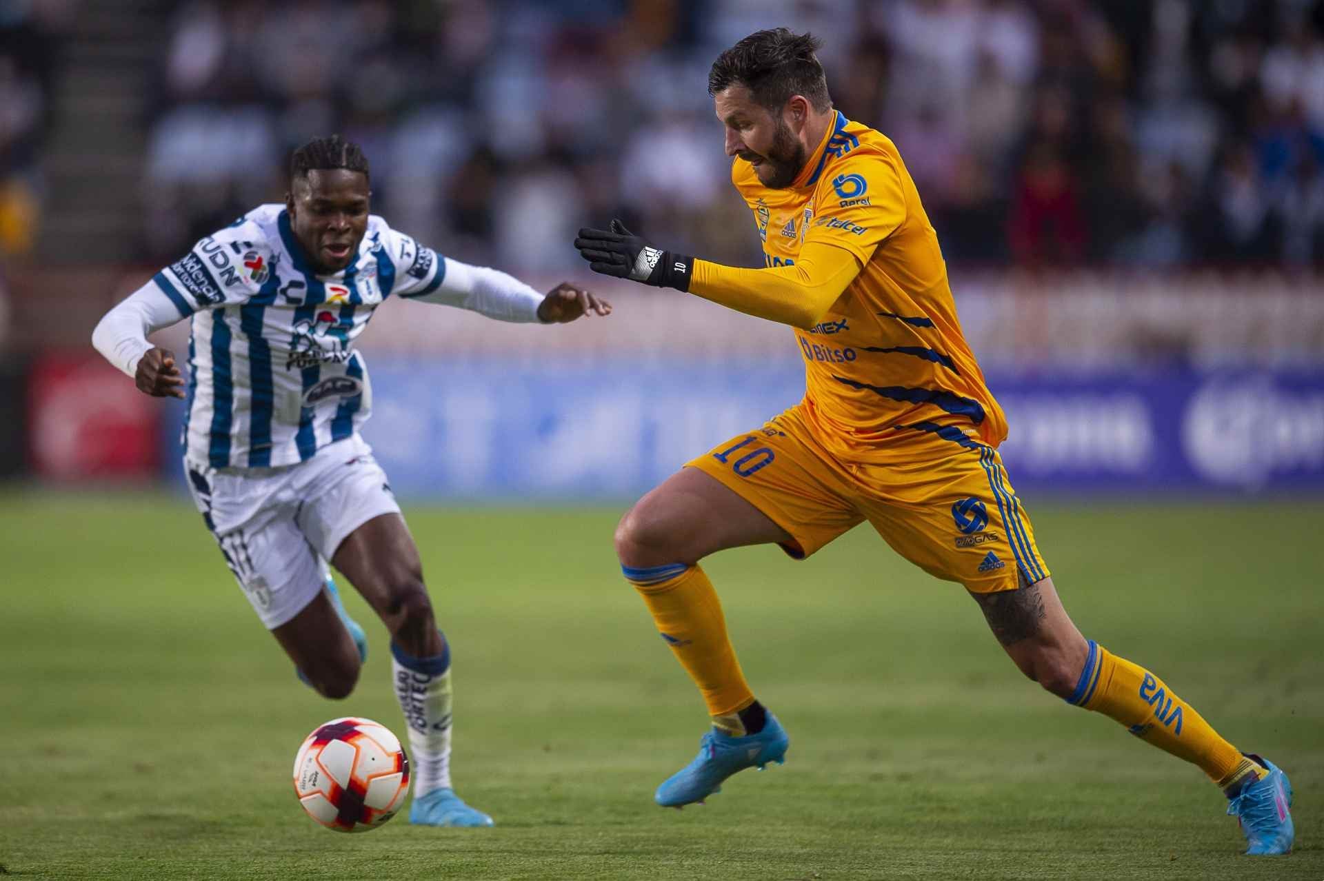 Avilés Hurtado (Pachuca) vs André-Pierre Gignac (Tigres) en Liga MX