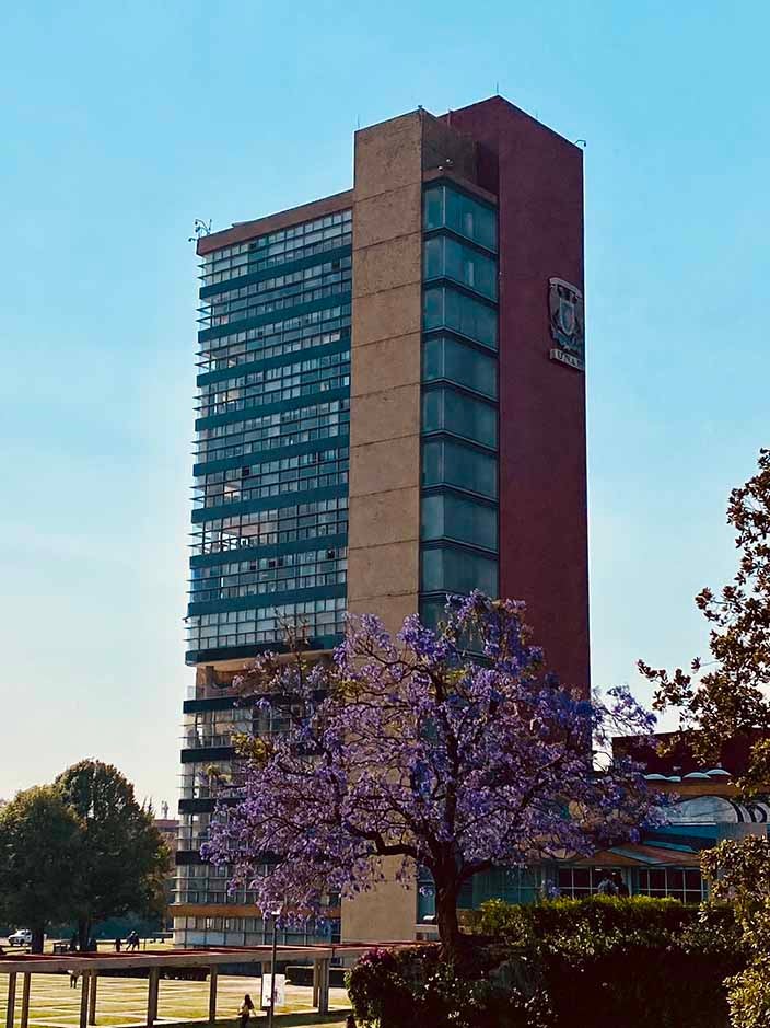 Edificio de rectoría en la UNAM