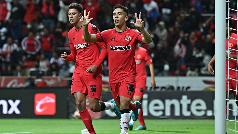 Leo Fernández se llevó las palmas con su golazo