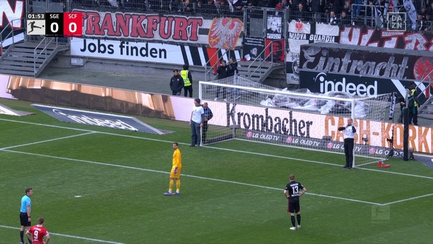 Activistas climáticos atado en el Eintracht - Friburgo 