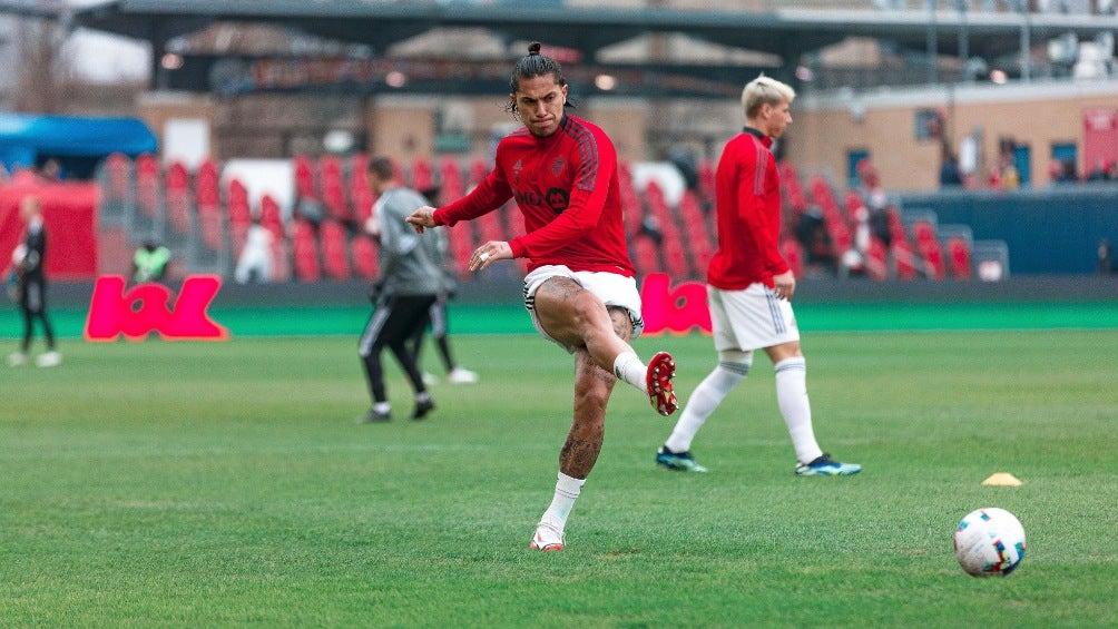 Carlos Salcedo con el Toronto de la MLS 