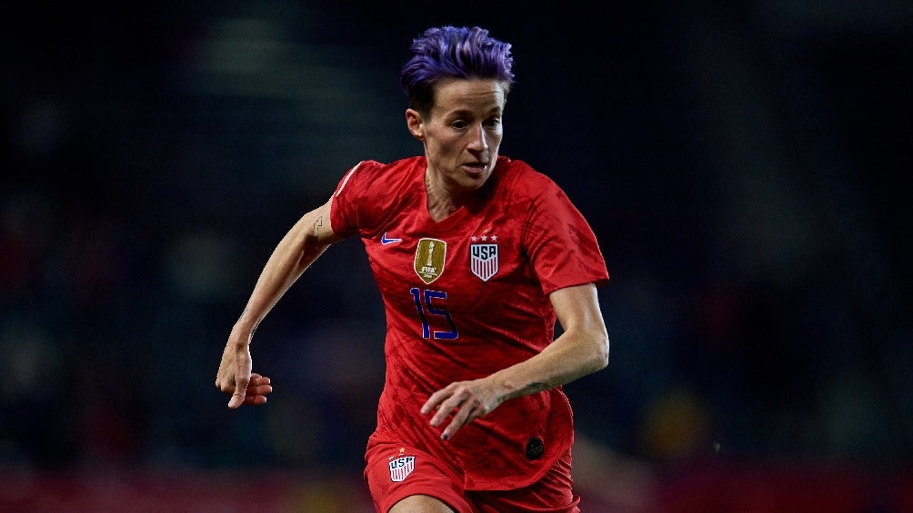 Megan Rapinoe jugando partido con la Selección de Estados Unidos