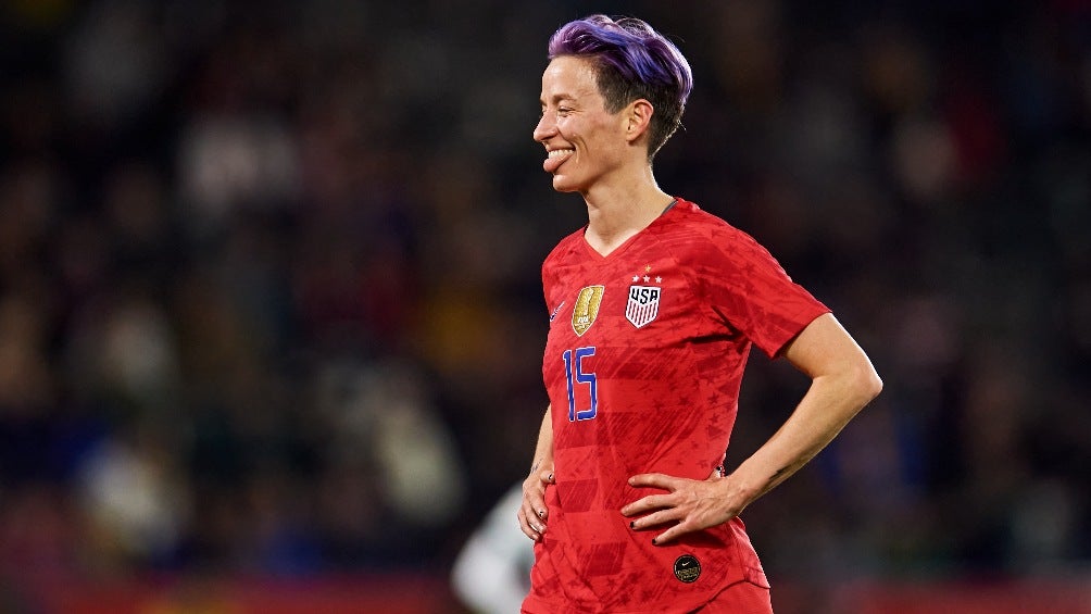 Megan Rapinoe jugando partido con la Selección de Estados Unidos