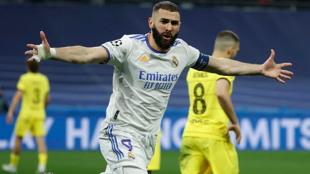 Karim Benzema celebrando una anotación con Real Madrid