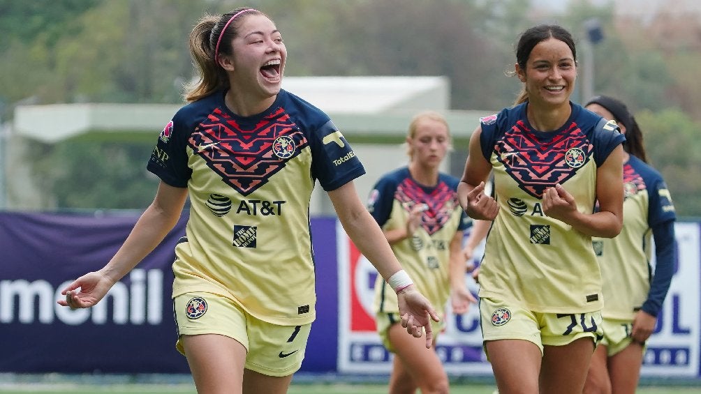 Katty Martínez celebrando gol con América en la Liga MX Femenil