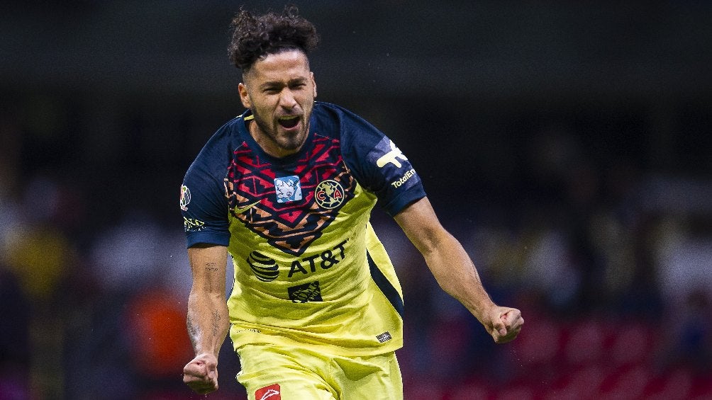 Bruno Valdez festejando gol con el América en partido de Liga MX