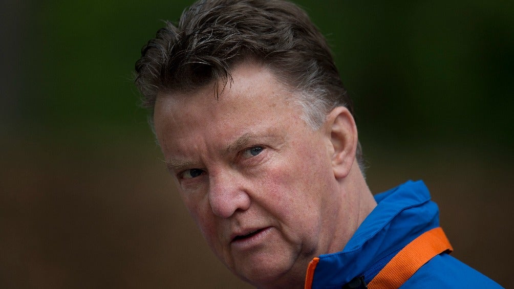 Louis Van Gaal dirigiendo a la Selección de Holanda