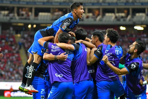 Rayados celebra frente a Chivas en Liga MX