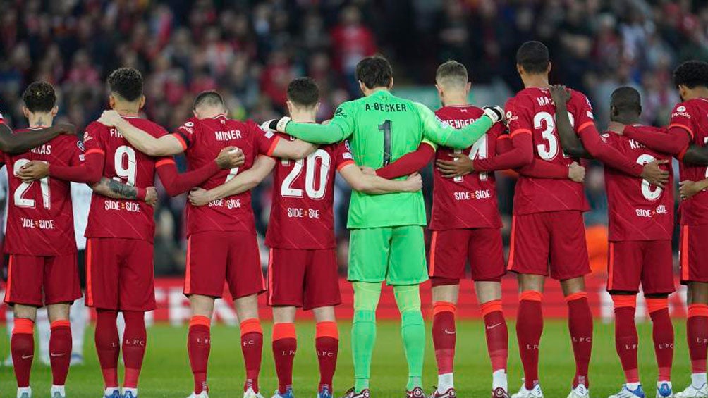 Jugadores del Liverpool previo a un juego de Champions