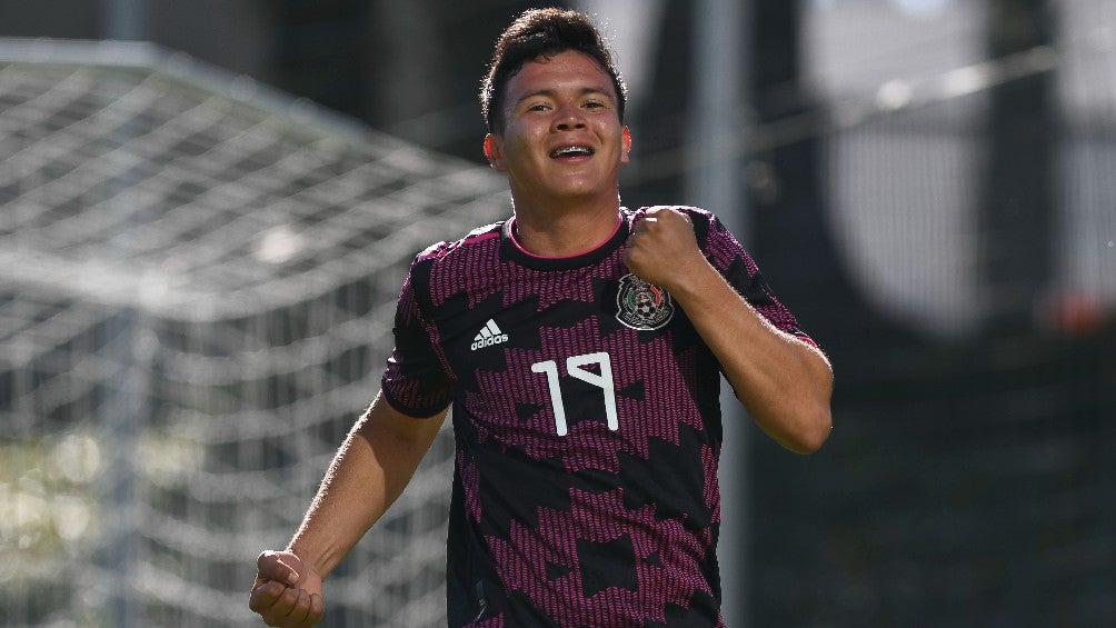 Ali Avila festejando gol con la Selección Mexicana Sub 20