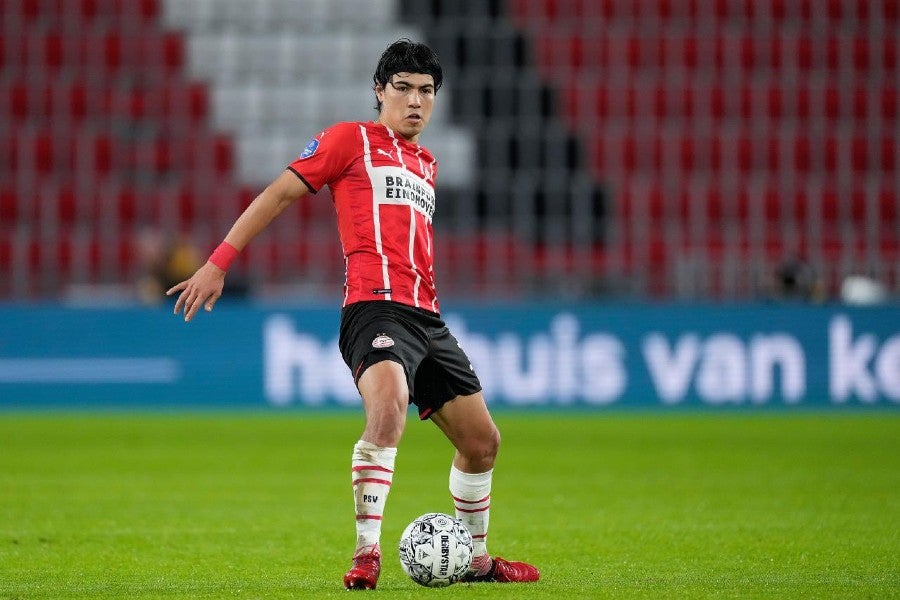 Erick Gutiérrez durante un partido con PSV