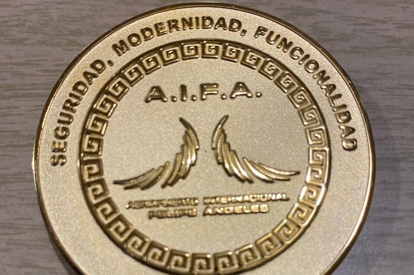 Moneda conmemorativa del AIFA